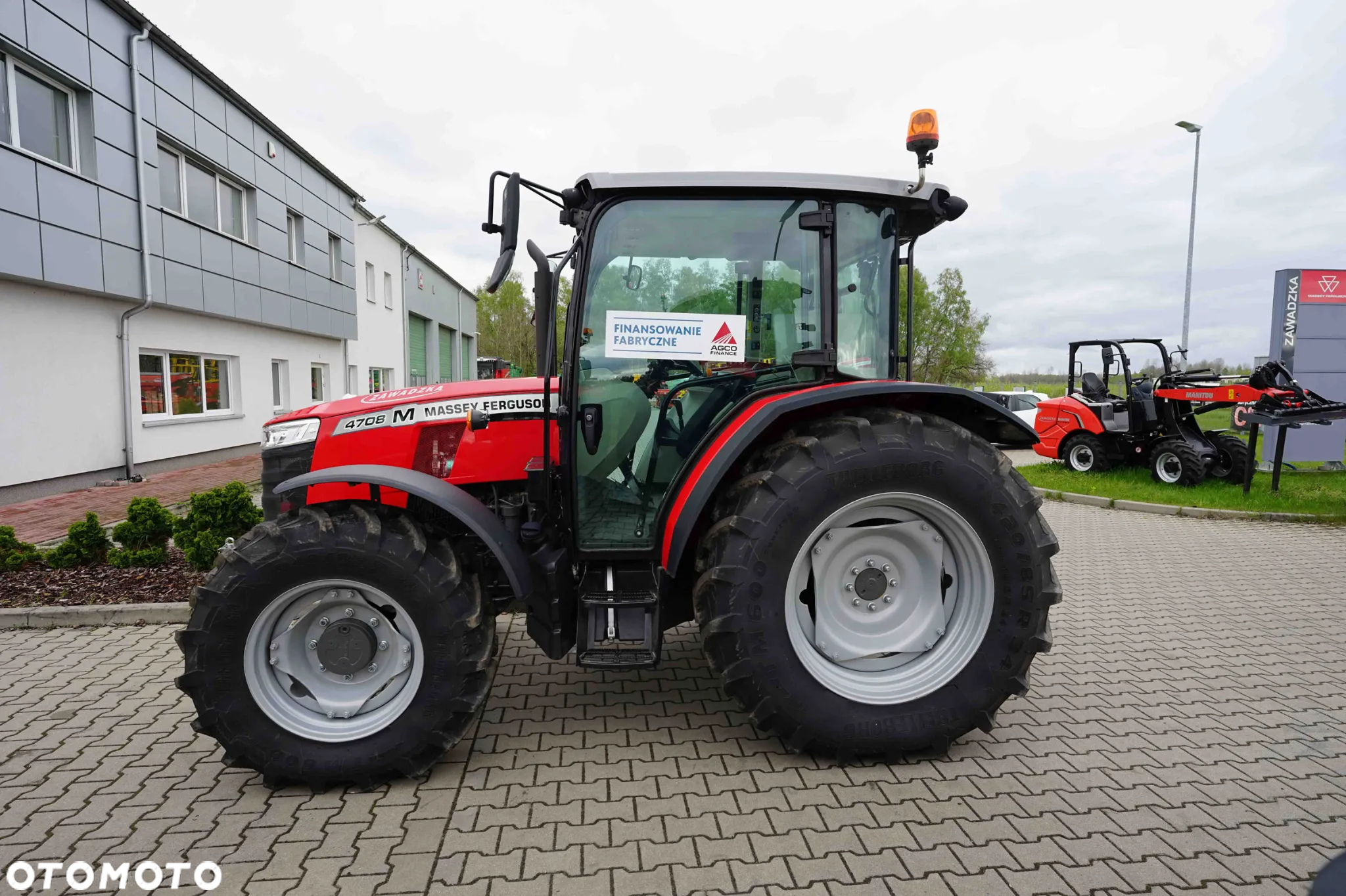 Massey Ferguson 4708M Cab Essential - 6