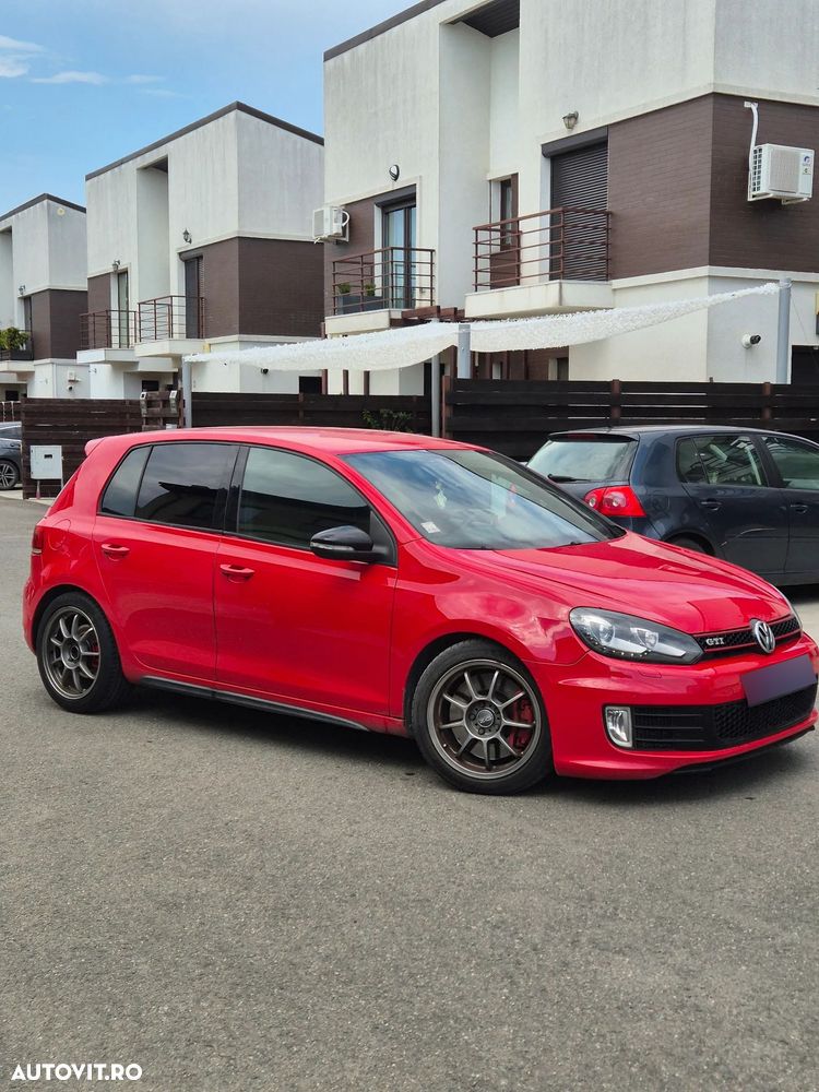 Volkswagen Golf - 6