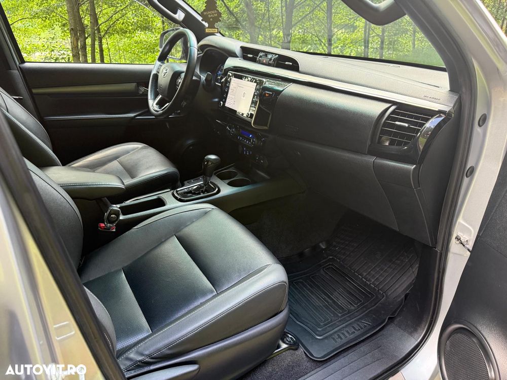 Toyota Hilux 2.8D 204CP 4x4 Double Cab AT Invincible - 14