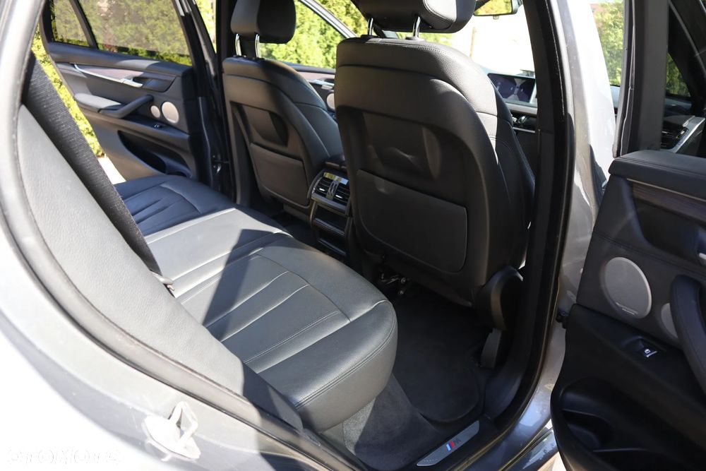 BMW X5 M M50d - 16