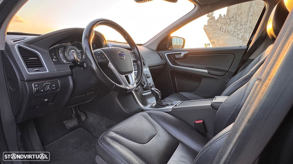Volvo XC 60 2.0 D3 Summum Geartronic - 15