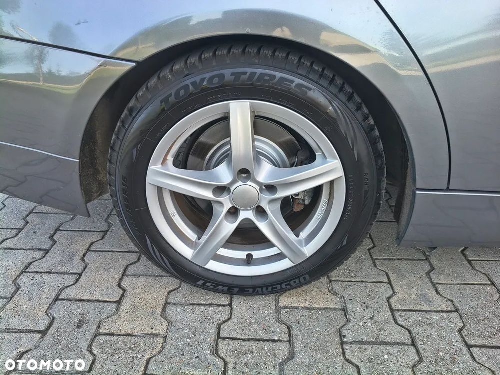 BMW Seria 3 320d DPF Edition Sport - 15
