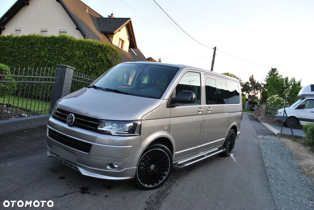 Volkswagen Multivan - 12