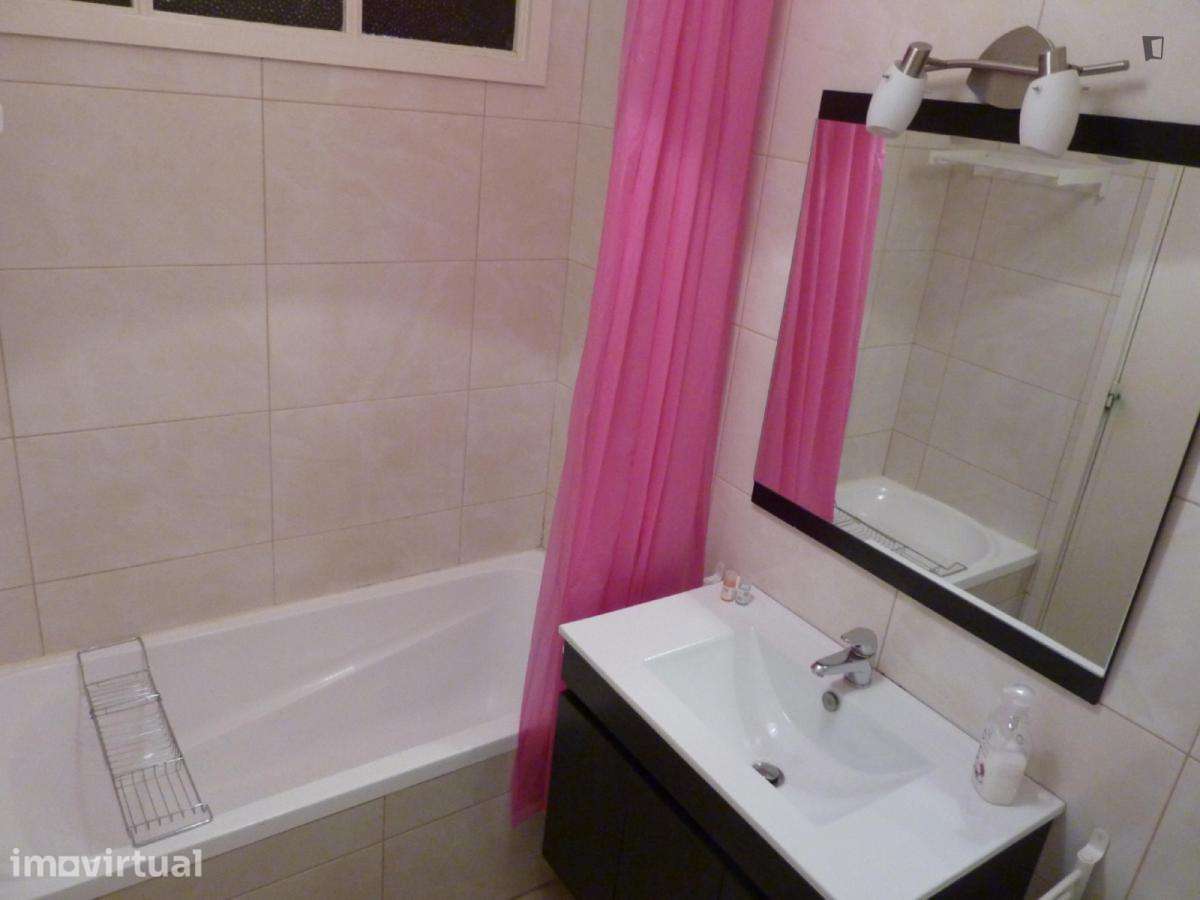 Quarto - localizado em Santo Ildefonso Porto - Grande imagem: 5/11