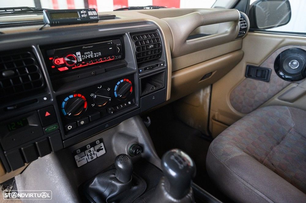 Land Rover Discovery 2.5 TDi - 28