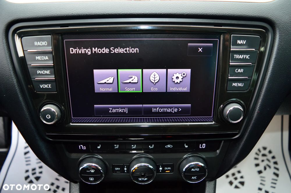 Skoda Octavia 2.0 TDI DSG RS - 27