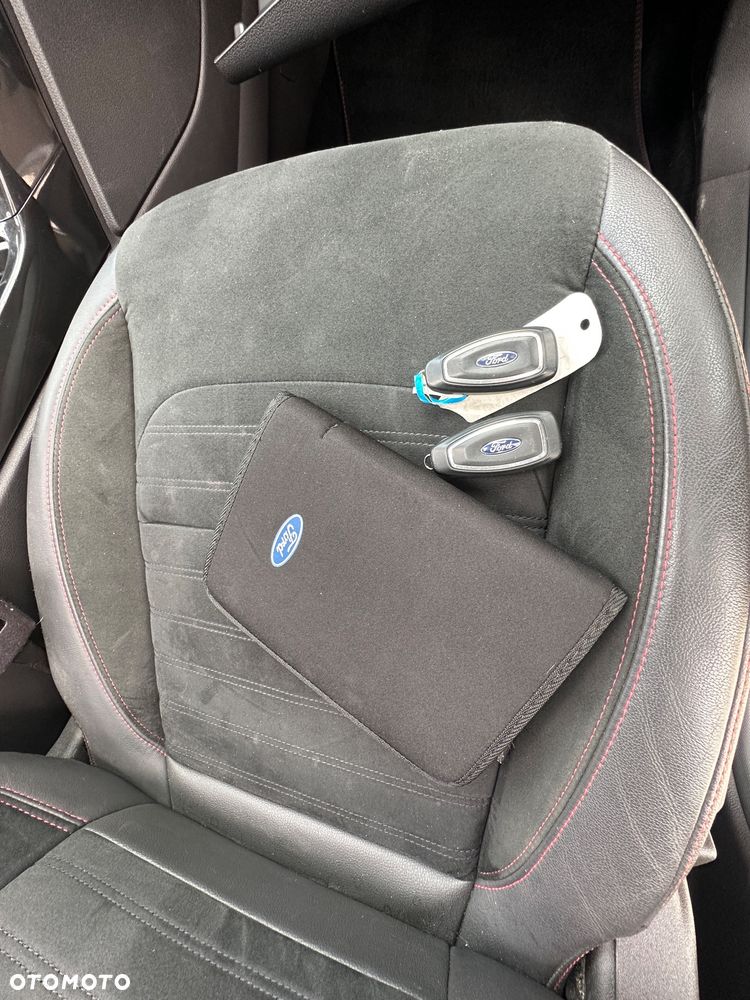 Ford Kuga 2.0 TDCi FWD ST-Line - 37