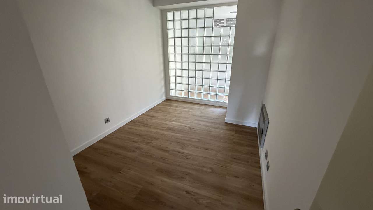 Apartamento T2 na Estrada de Caselas, 88 - Grande imagem: 5/15
