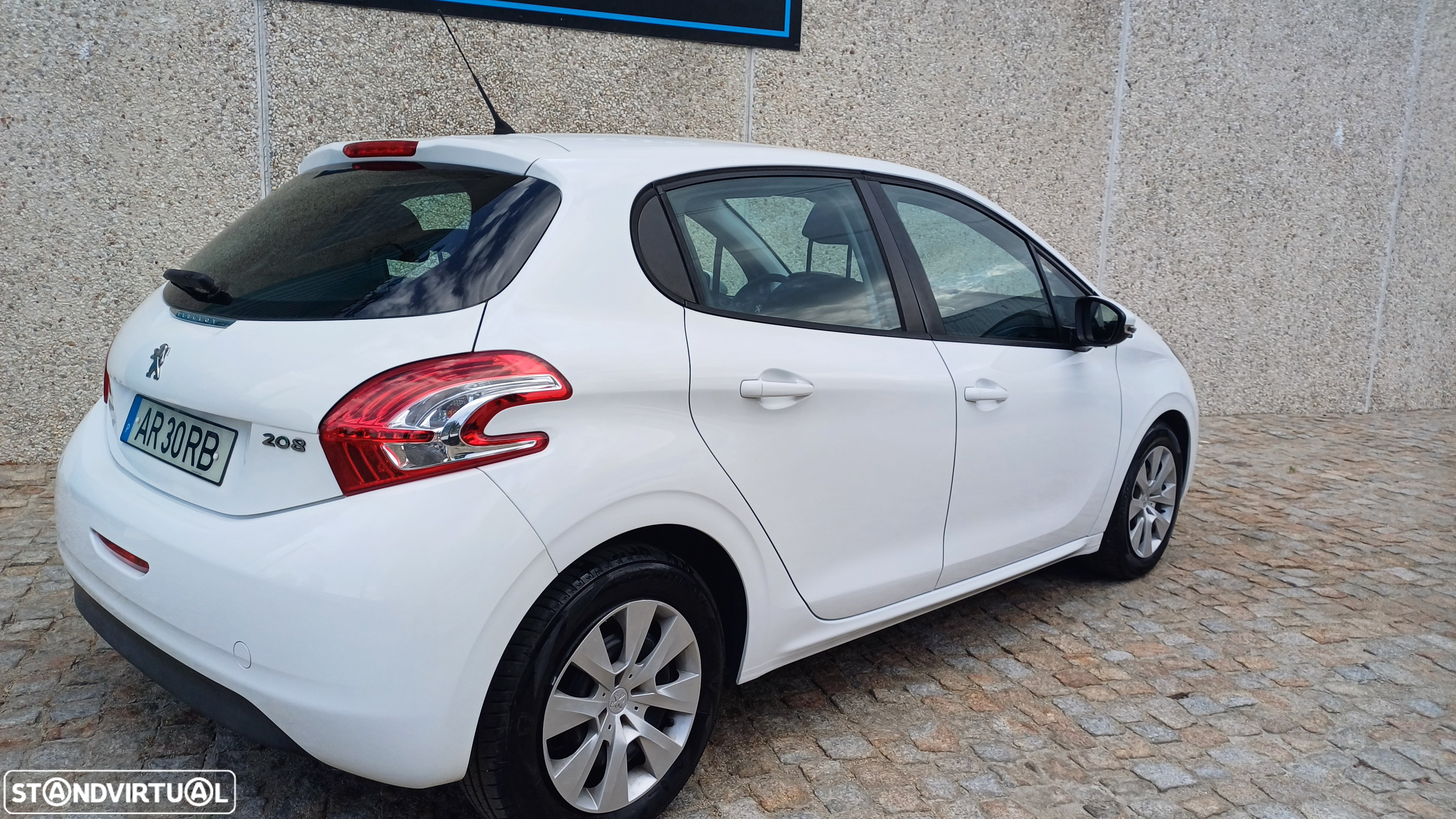 Peugeot 208 1.4 HDi - 11
