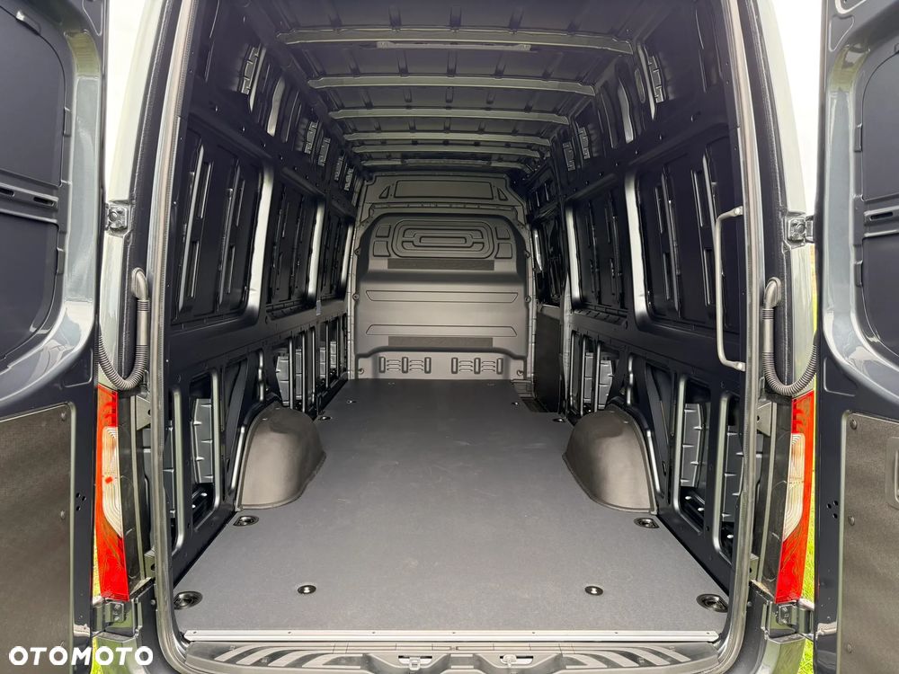 Mercedes-Benz Sprinter - 9