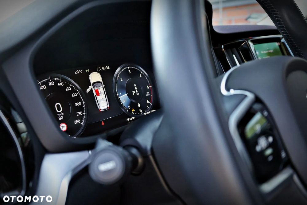 Volvo V60 B4 D Momentum - 12