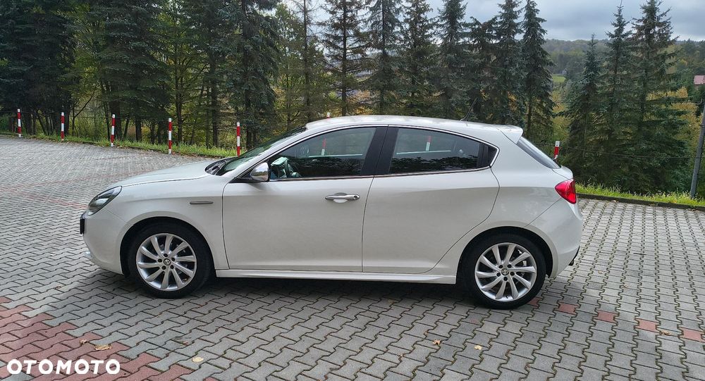 Alfa Romeo Giulietta - 2