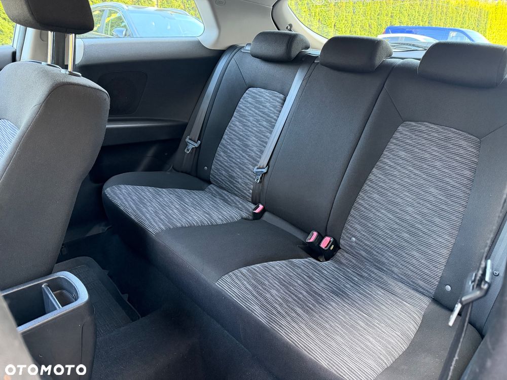 Kia Ceed - 12