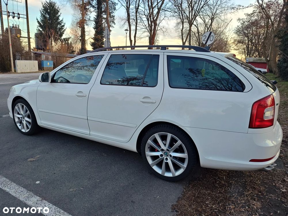 Skoda Octavia 2.0 TDI CR DPF RS - 20