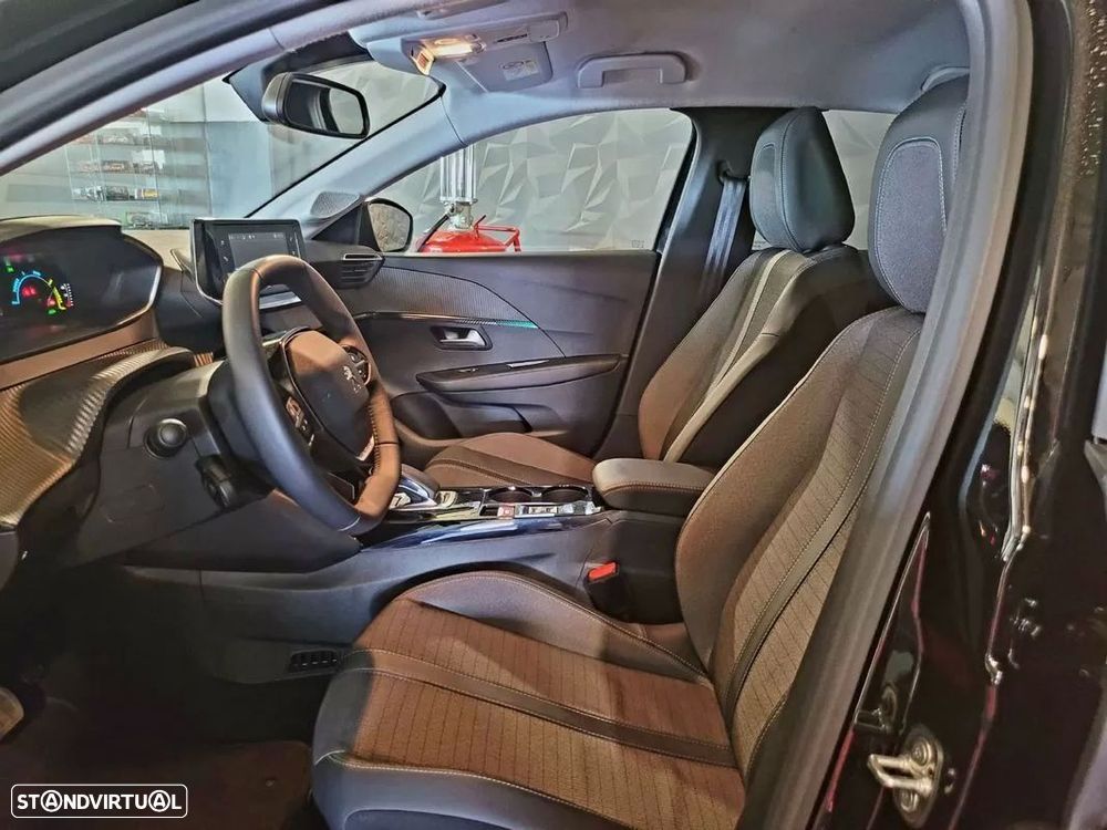 Peugeot e-208 Allure - 30
