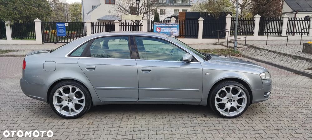 Audi A4 Limousine - 7