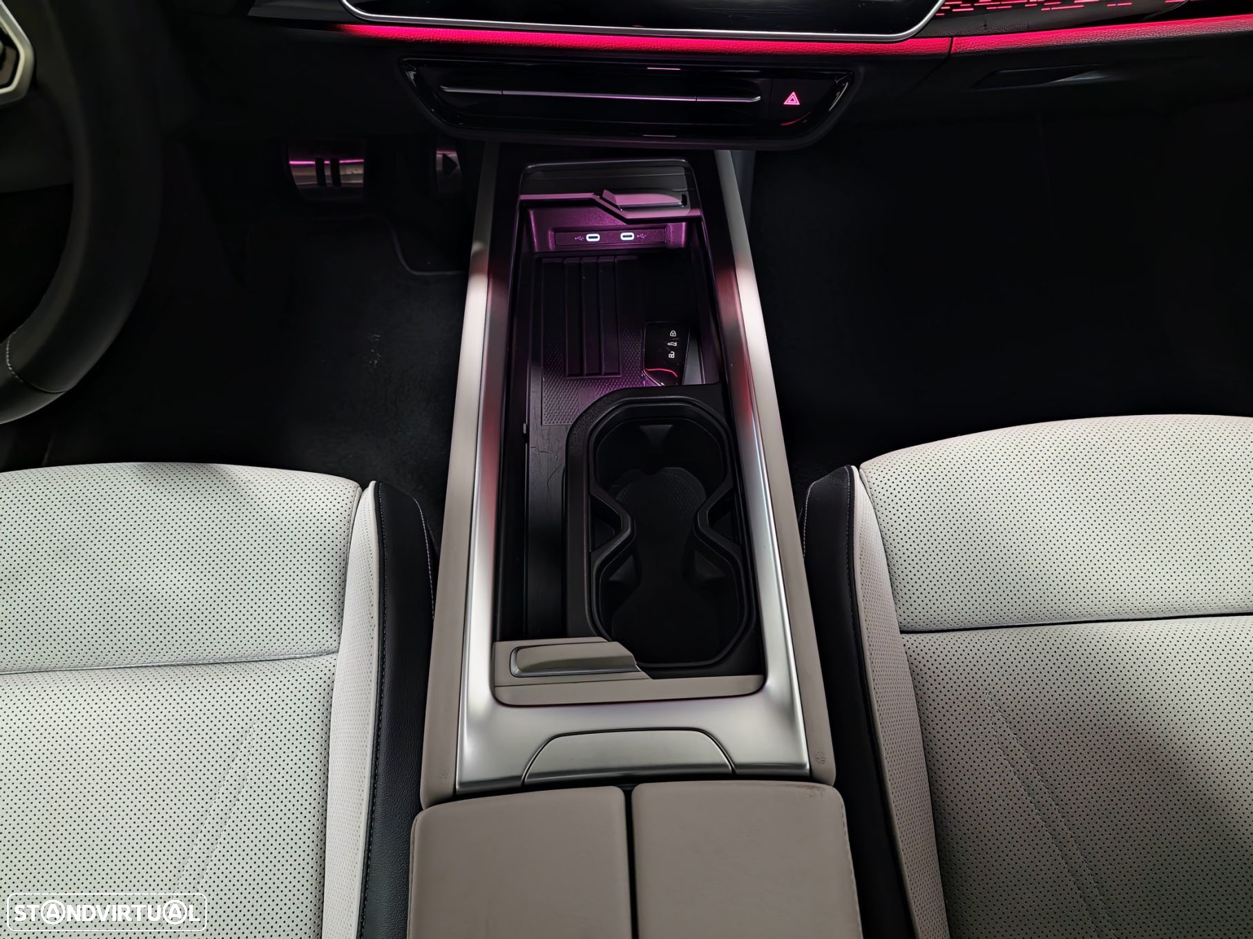 VW ID.7 Tourer 77 kWh Pro Urban - 28