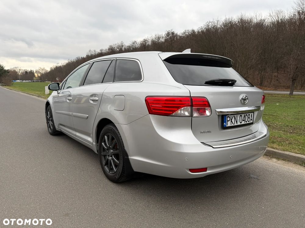 Toyota Avensis Touring Sports 1.8 Business Edition - 27