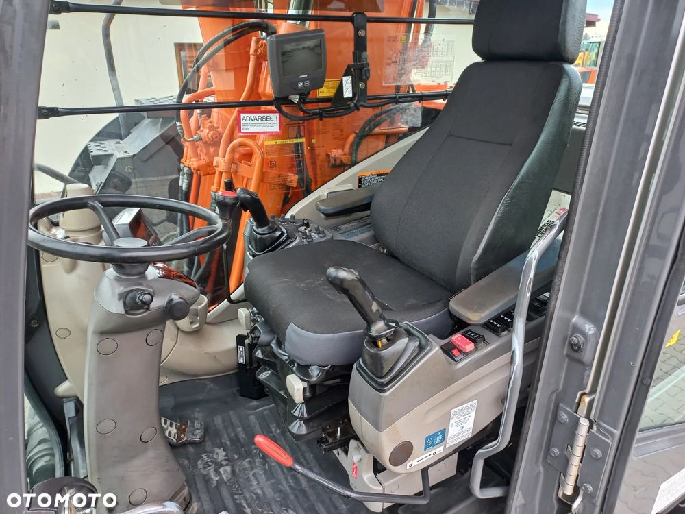 Hitachi ZX170 ROTOTILT - 11