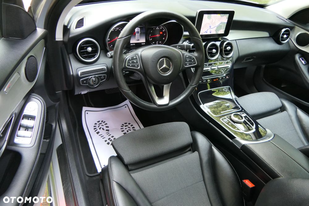 Mercedes-Benz Klasa C 180 7G-TRONIC Edition 1 - 17