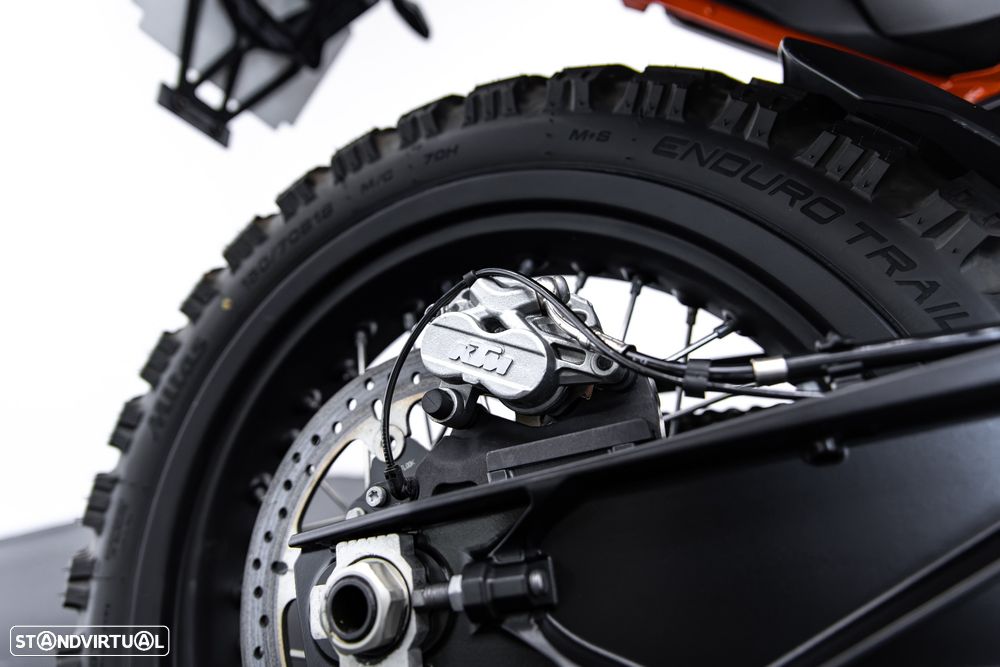 KTM 890 - 10