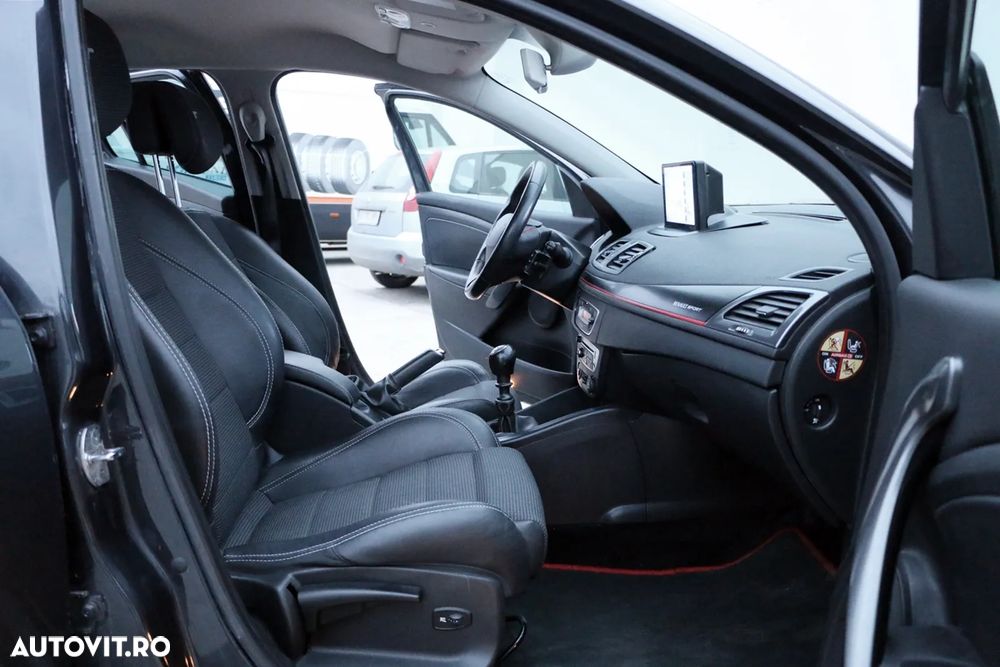 Renault Megane Grandtour dCi 165 FAP GT - 12