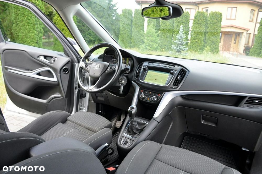 Opel Zafira - 25