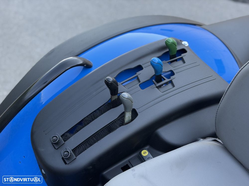 New Holland T3030 4RM - 12