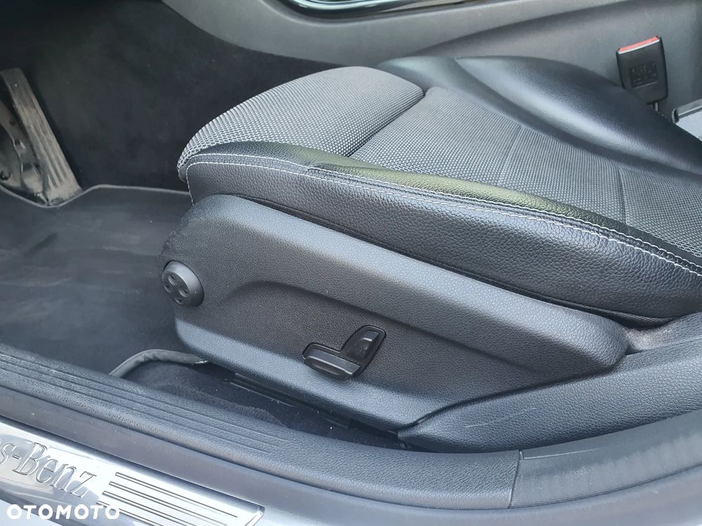 Mercedes-Benz Klasa C 180 T Avantgarde - 20