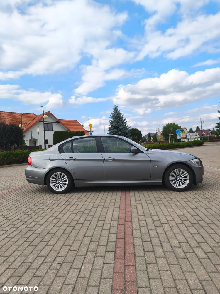 BMW Seria 3 318d DPF Edition Exclusive - 4