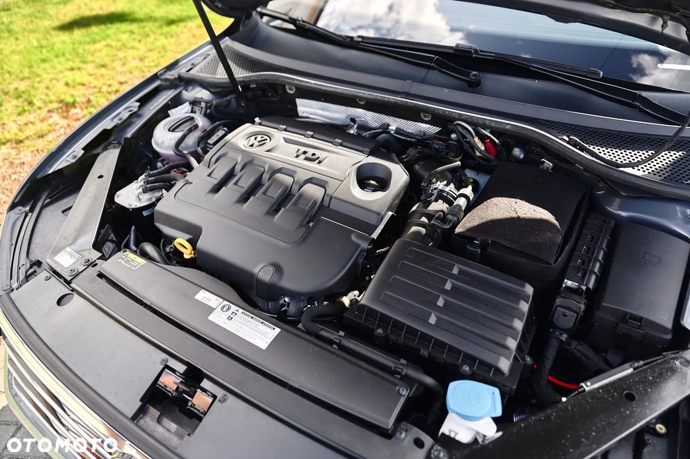 Volkswagen Passat - 16
