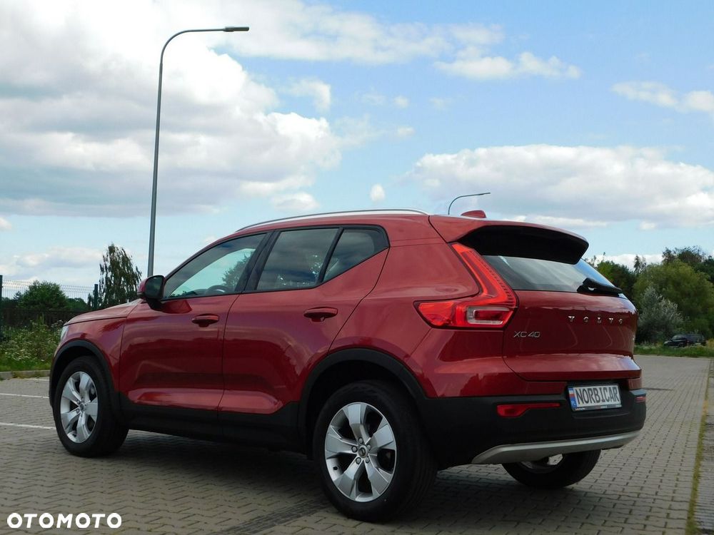 Volvo XC 40 T3 Geartronic Momentum Pro - 29