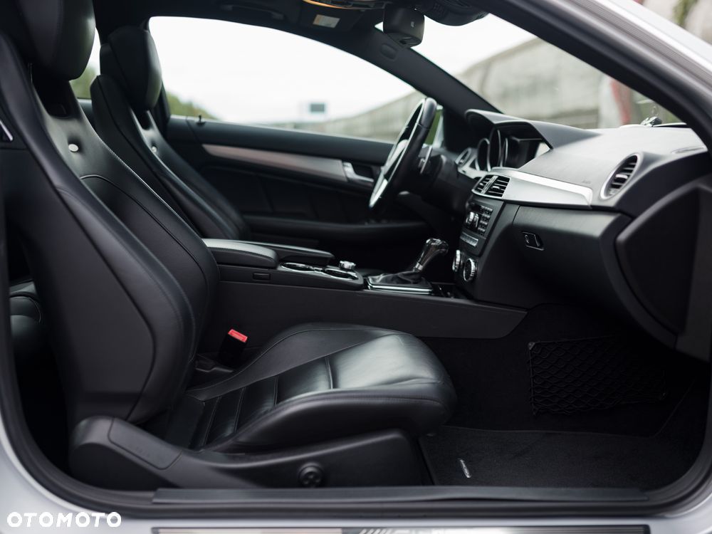Mercedes-Benz Klasa C 63 AMG AMG SPEEDSHIFT MCT - 14