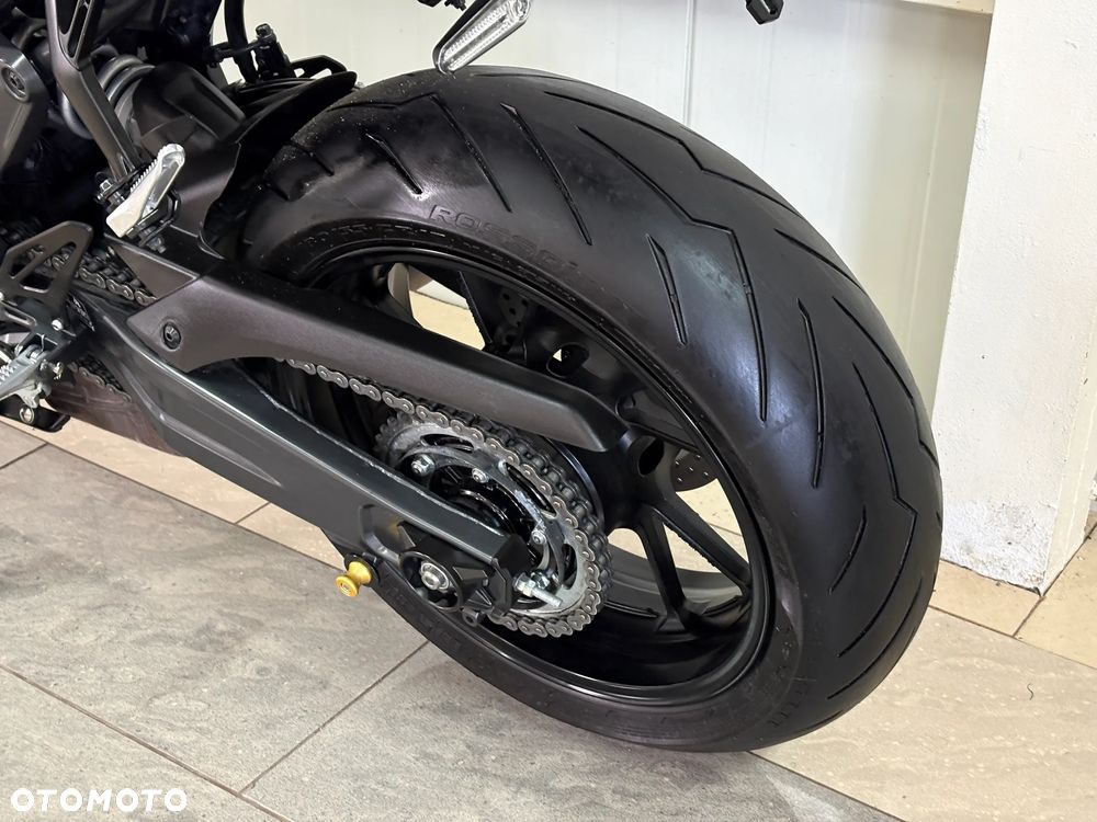 Yamaha R7 - 14