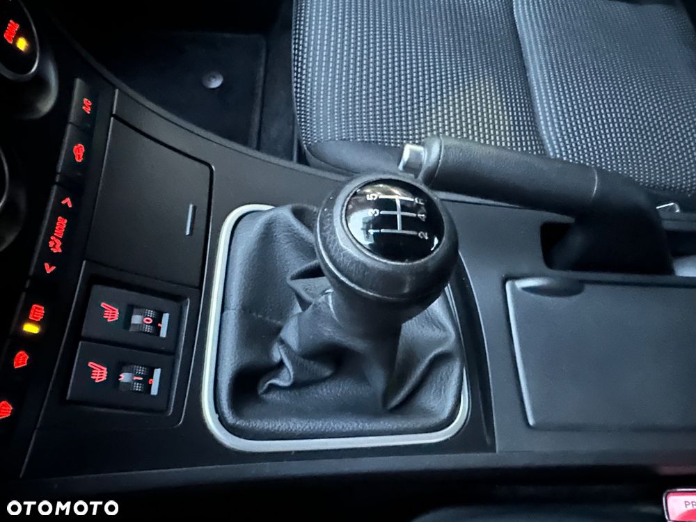 Mazda 3 1.6 Sport Exclusive - 25