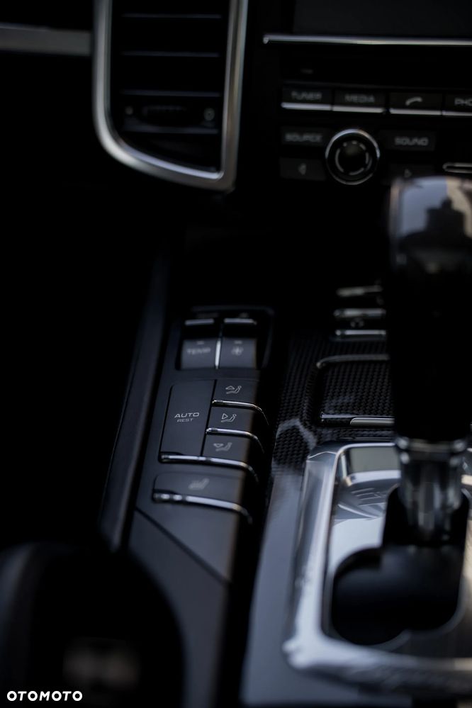 Porsche Cayenne GTS - 30