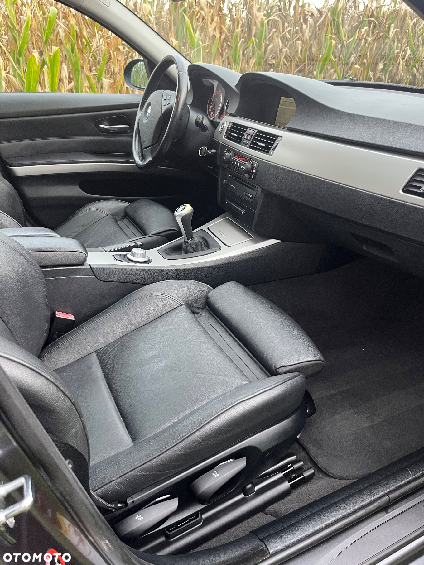 BMW Seria 3 318d DPF Touring - 31