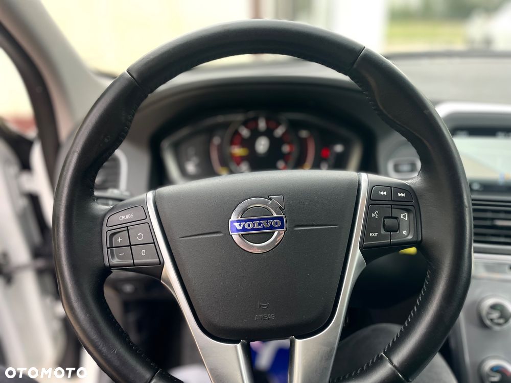 Volvo XC 60 D4 Geartronic Summum - 17
