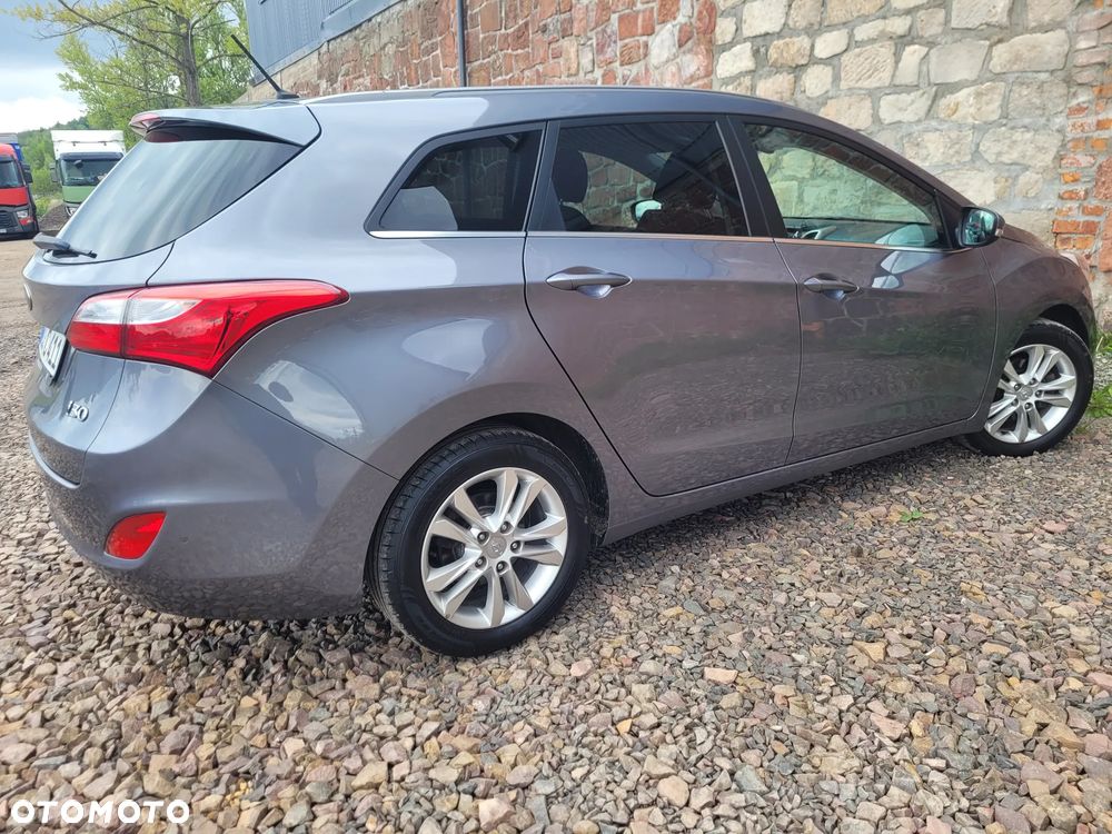 Hyundai i30 i30cw 1.6 Fifa World Cup Edition - 17