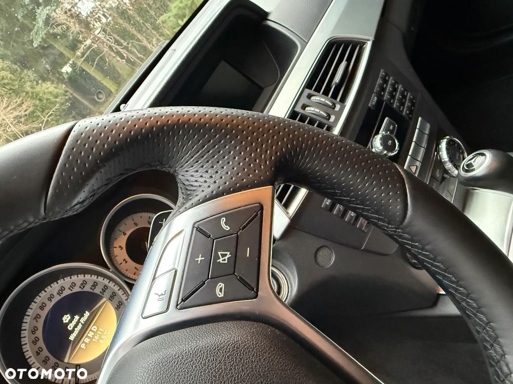 Mercedes-Benz Klasa C 250 CGI BlueEff Sport - 13