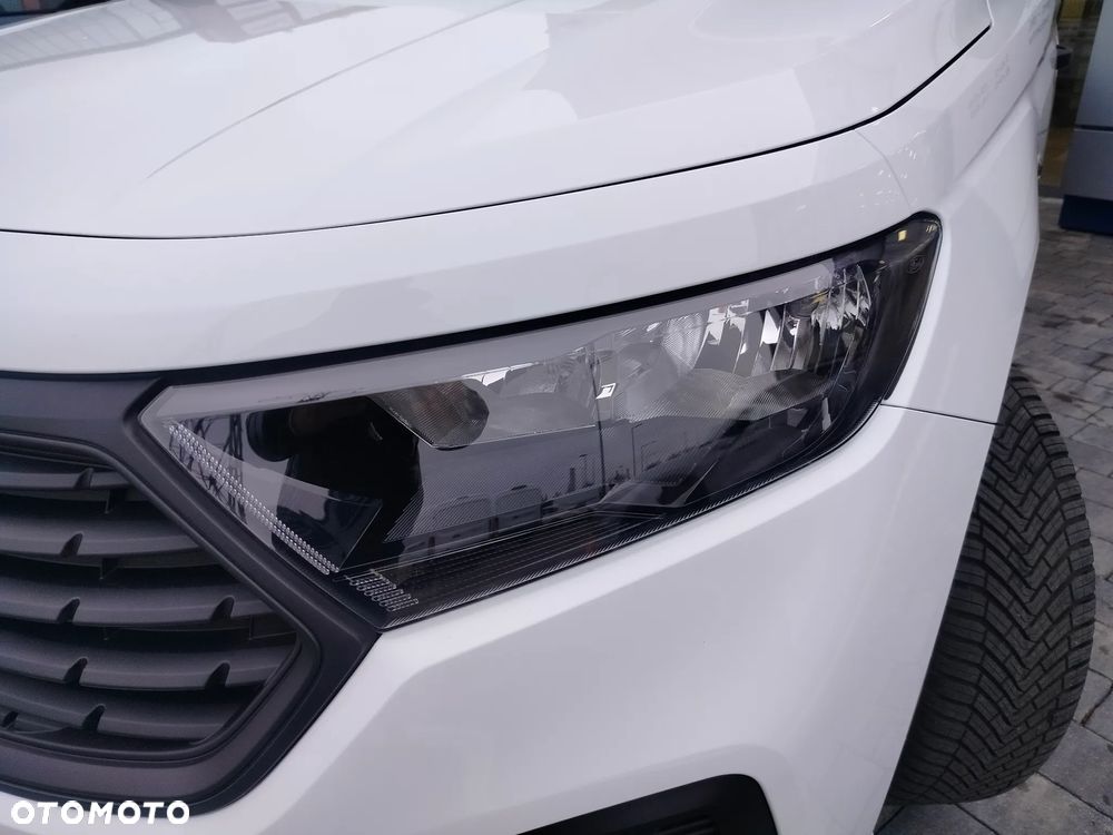 Ford Transit Connect - 21
