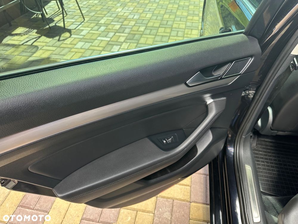 Volkswagen Passat - 26