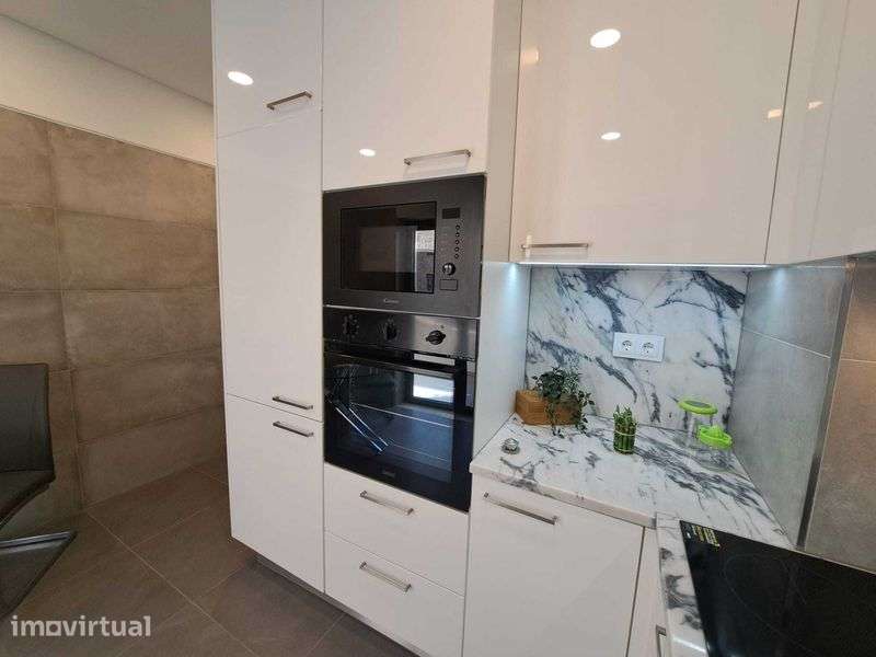 Excelente apartamento T3 semi-novo para arrendamemto - Grande imagem: 3/12
