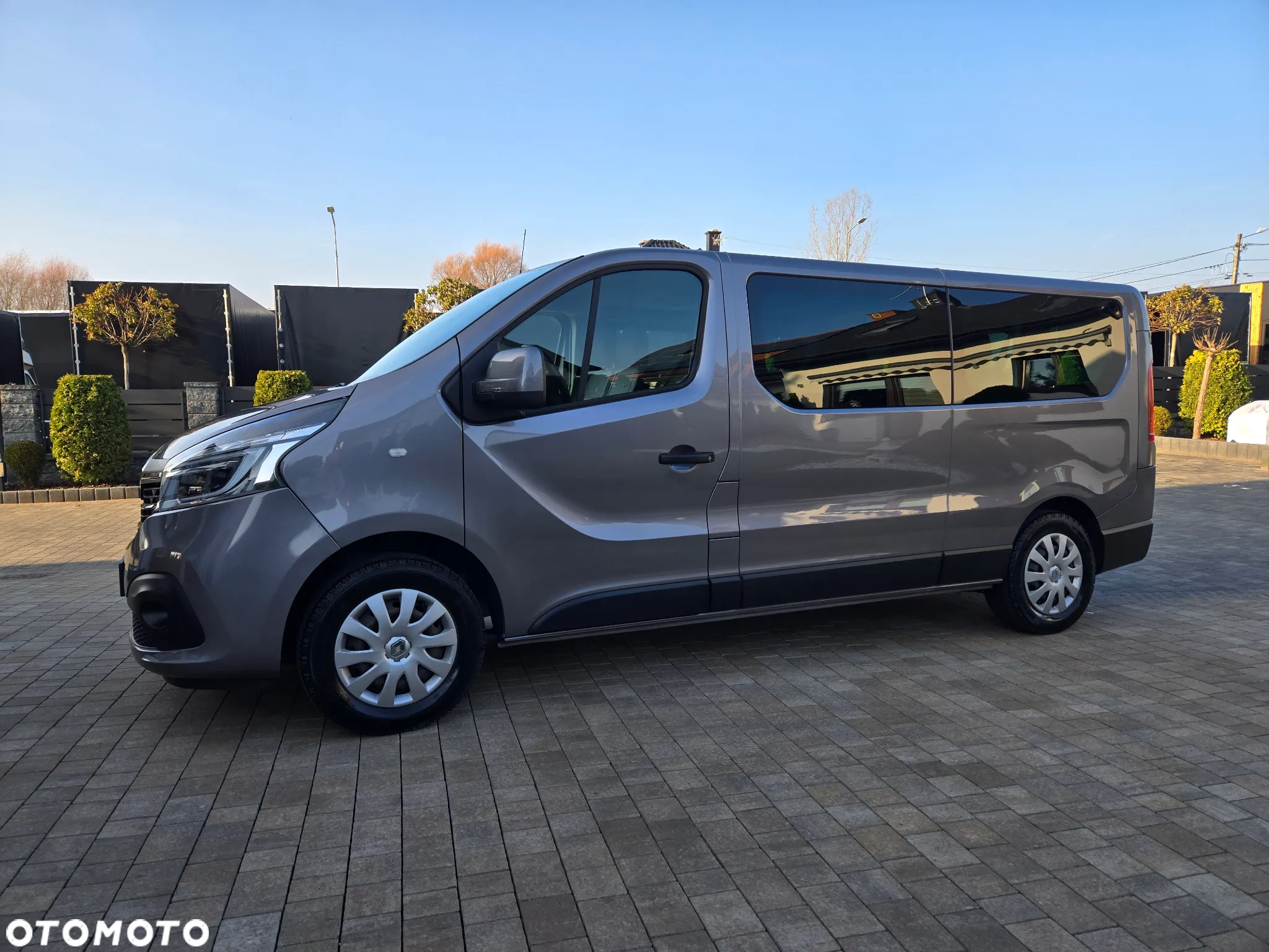Renault Trafic Grand SpaceClass 2.0 dCi EDC - 7