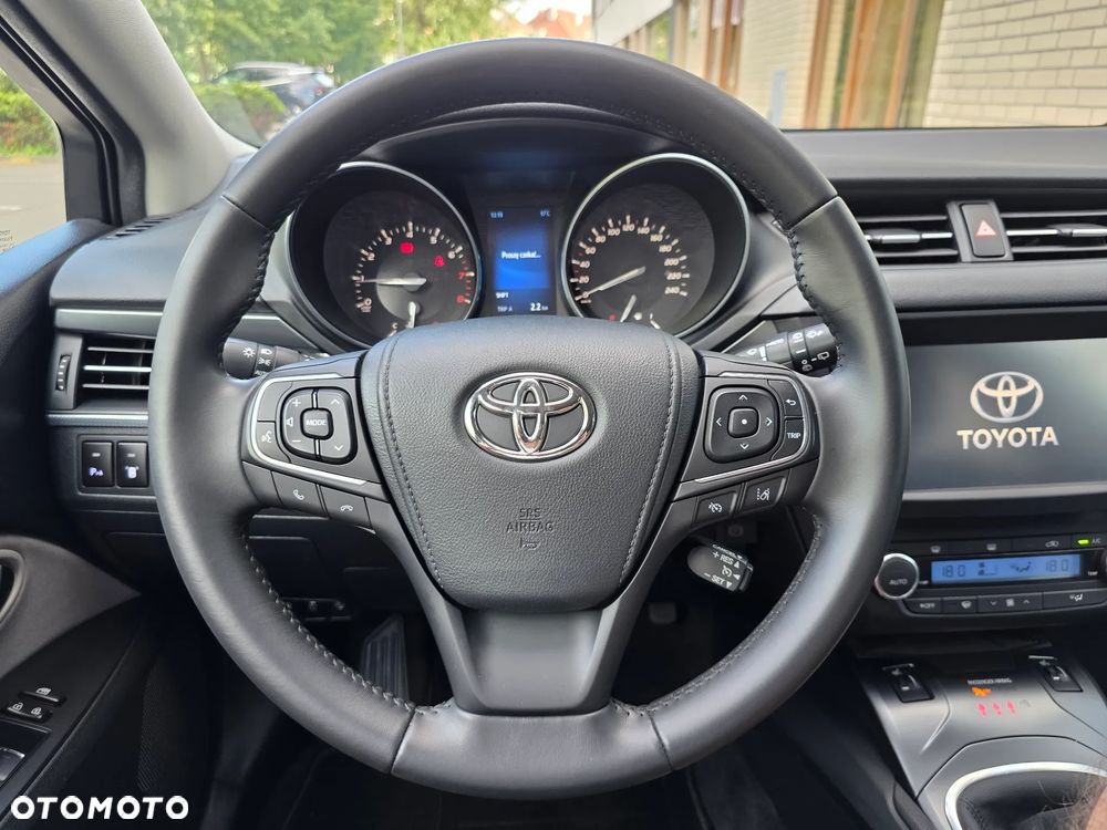 Toyota Avensis - 29