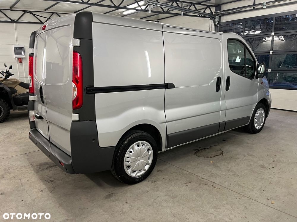 Opel Vivaro - 8