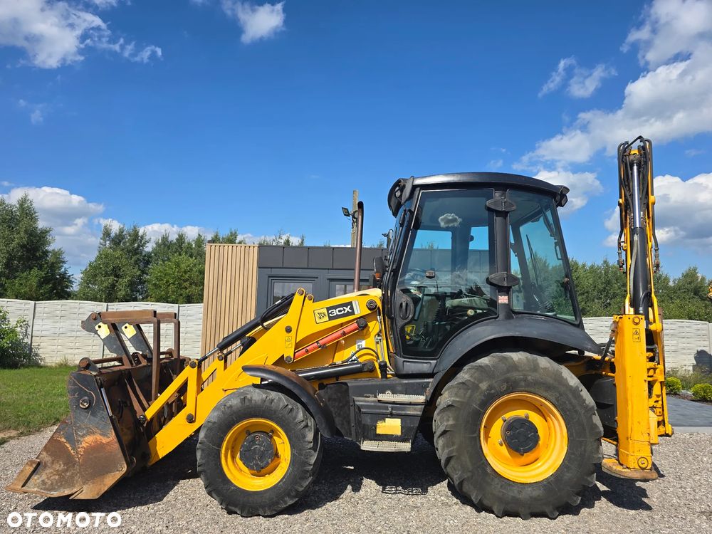 JCB - 7