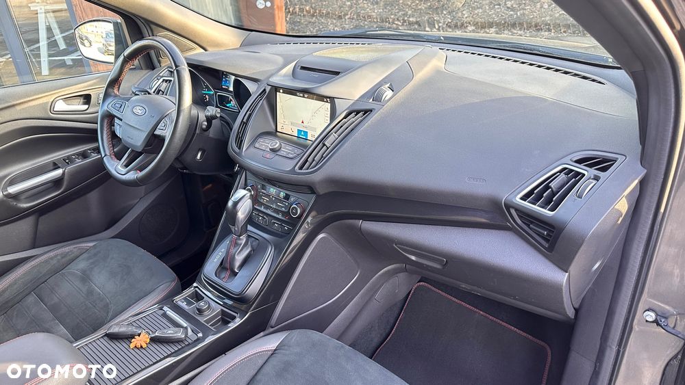 Ford Kuga 2.0 TDCi 4x4 ST-Line - 36