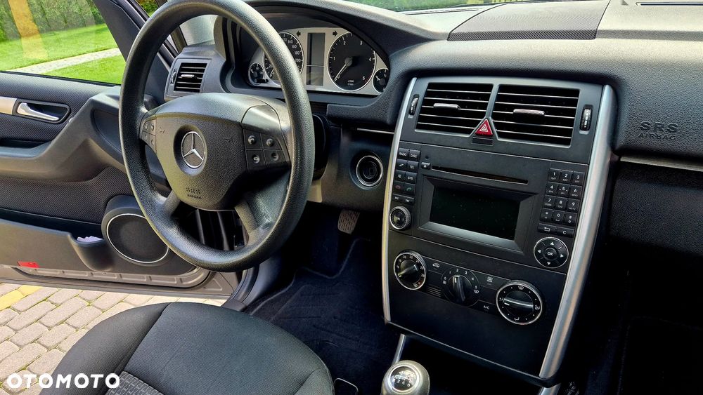 Mercedes-Benz Klasa B 180 CDI - 17