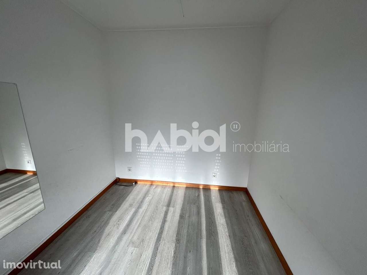 Espaço para serviços no 1º andar, centro Barcelos - Grande imagem: 5/7